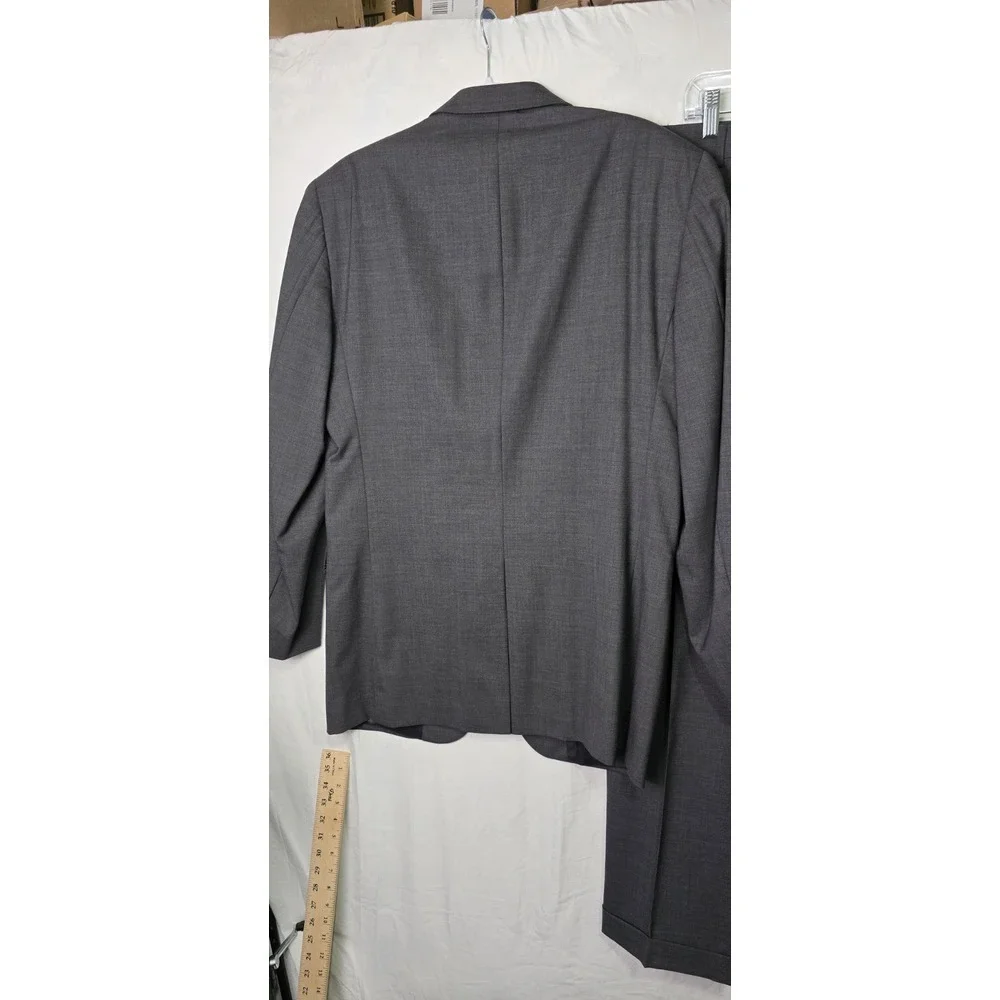 Jos A Bank Mens Suit Gray 100% Wool‎ Windowpane 2 pc